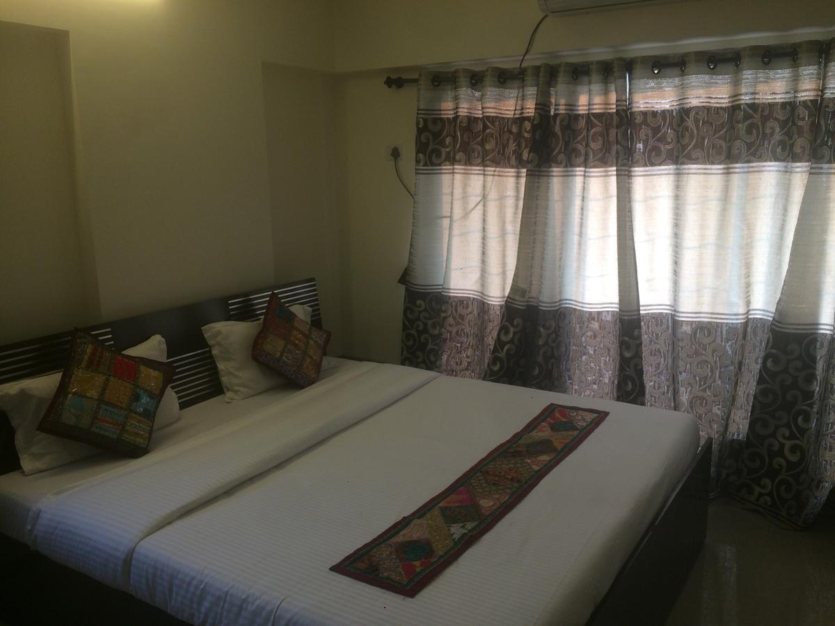 Bed and Breakfast Poonam Hieghts à Bombay Extérieur photo
