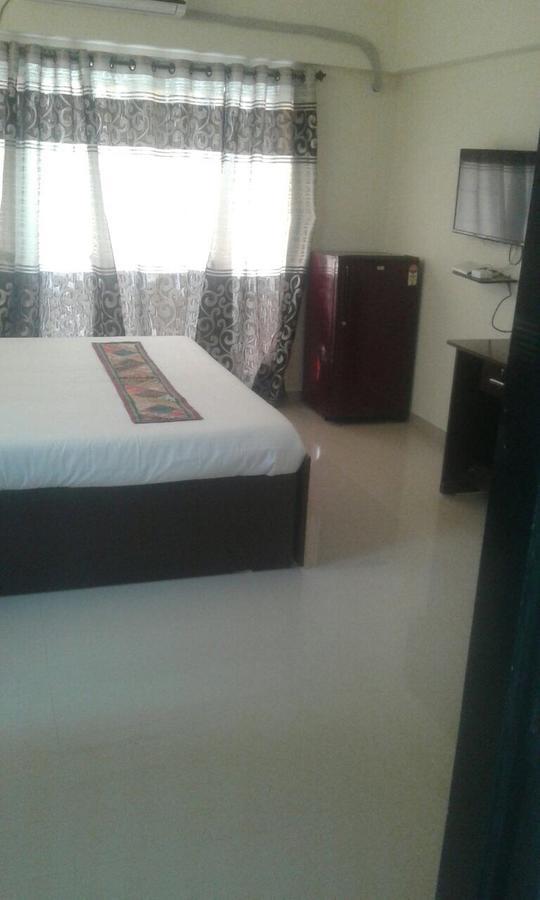 Bed and Breakfast Poonam Hieghts à Bombay Extérieur photo